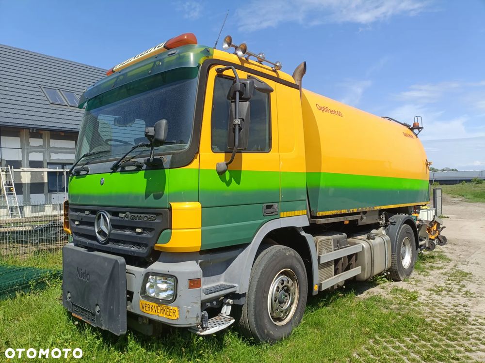 Mercedes-Benz Actros - 1