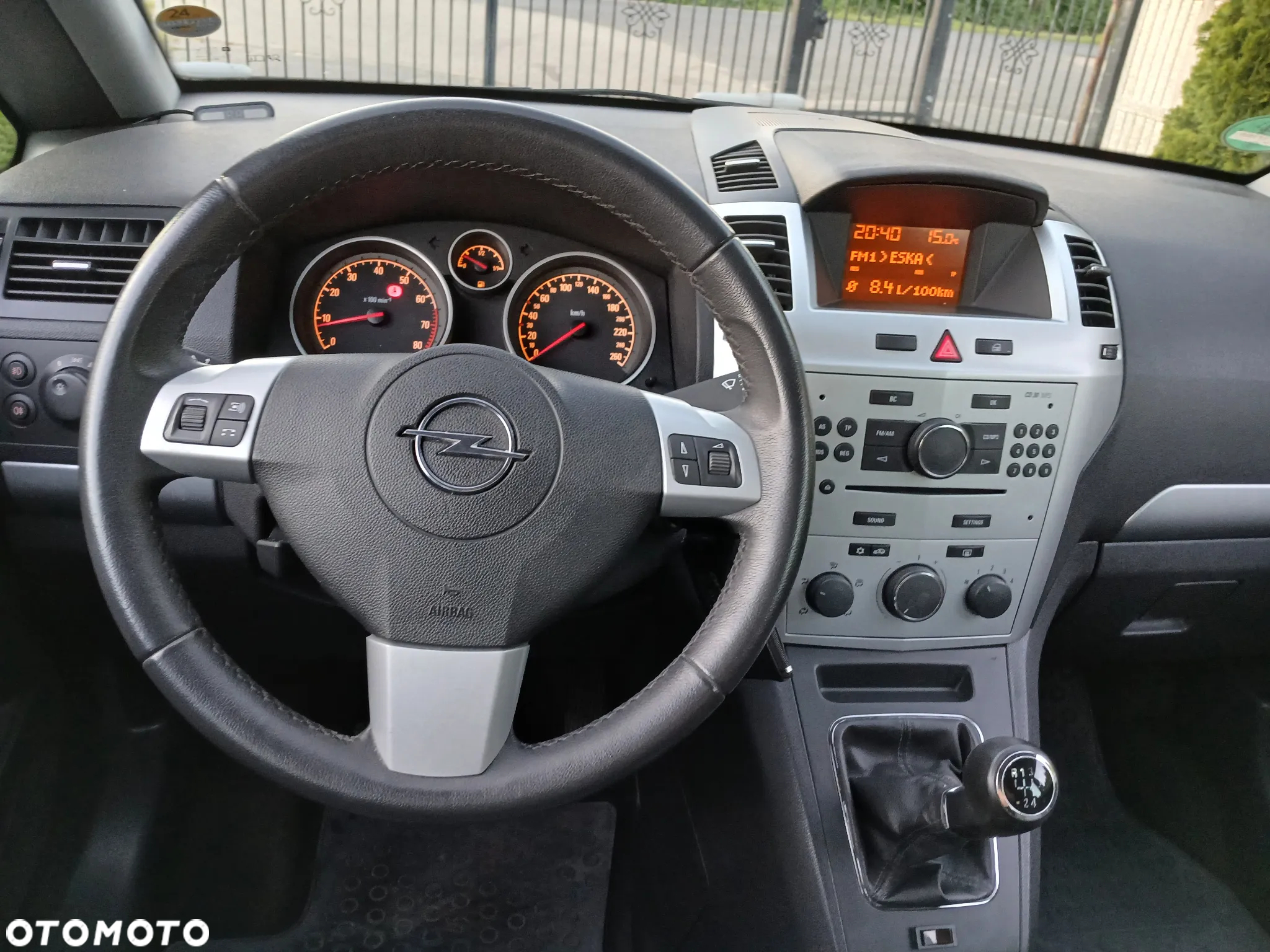 Opel Zafira 1.8 Sport - 25
