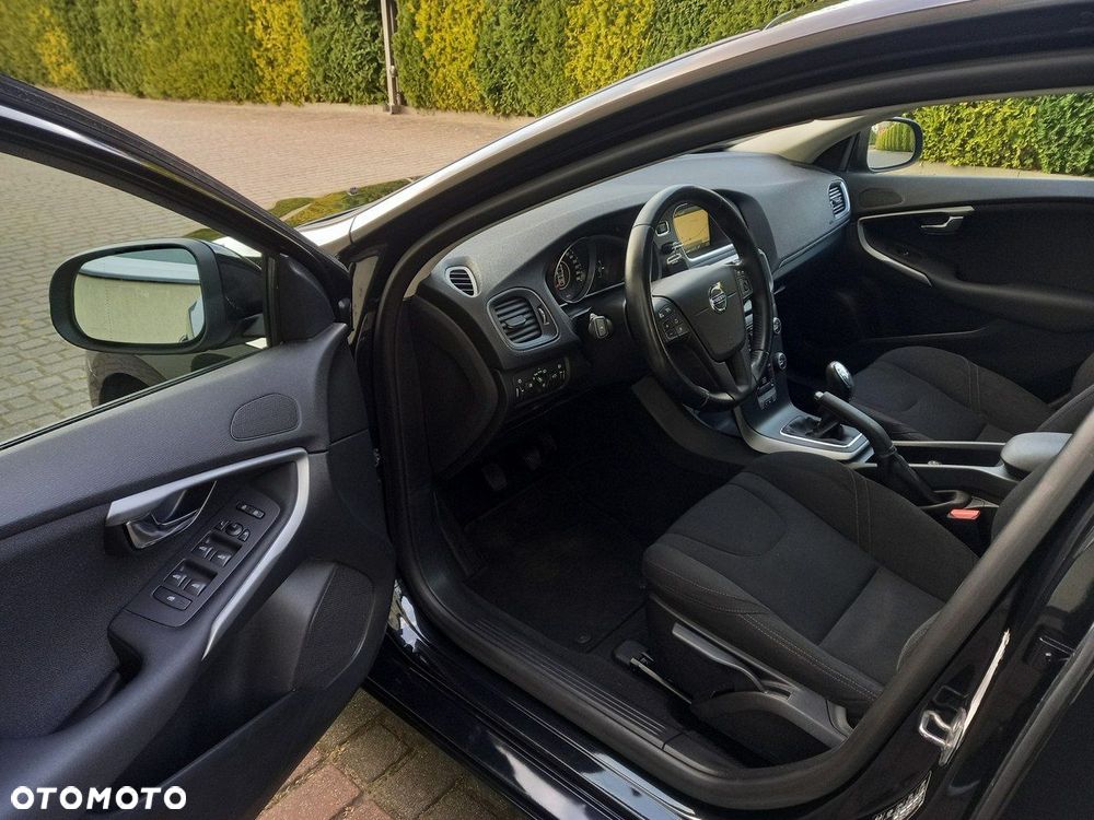Volvo V40 D2 Kinetic - 29