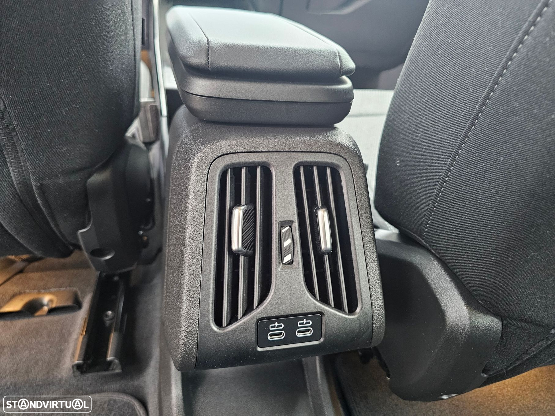 BMW iX1 eDrive20 - 14