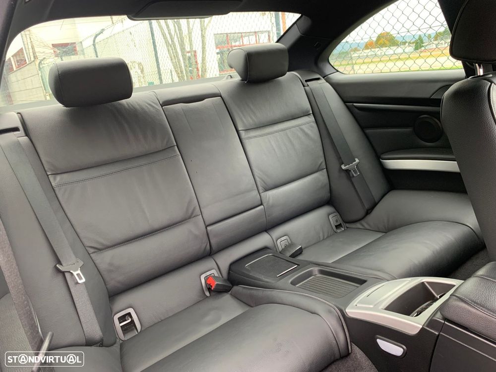BMW 320 d Coupe Edição M - 24