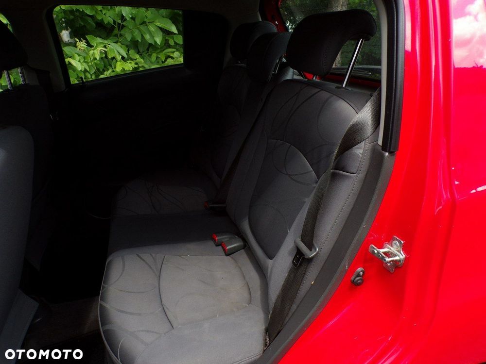 Chevrolet Spark - 25