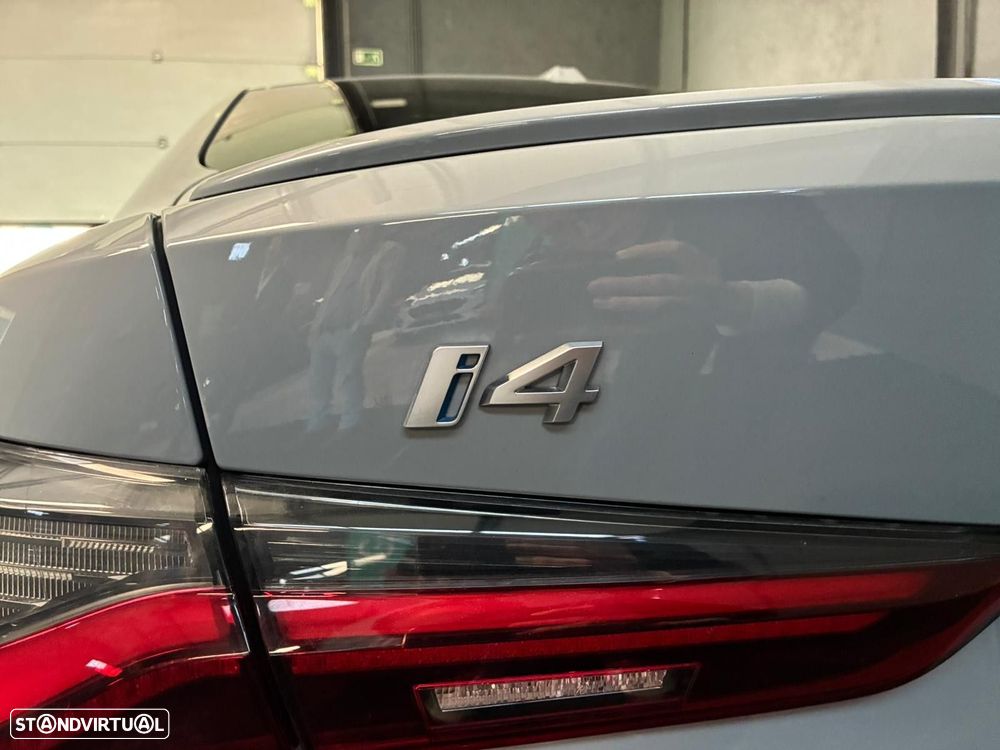 BMW i4 eDrive40 Pack Desportivo M - 12