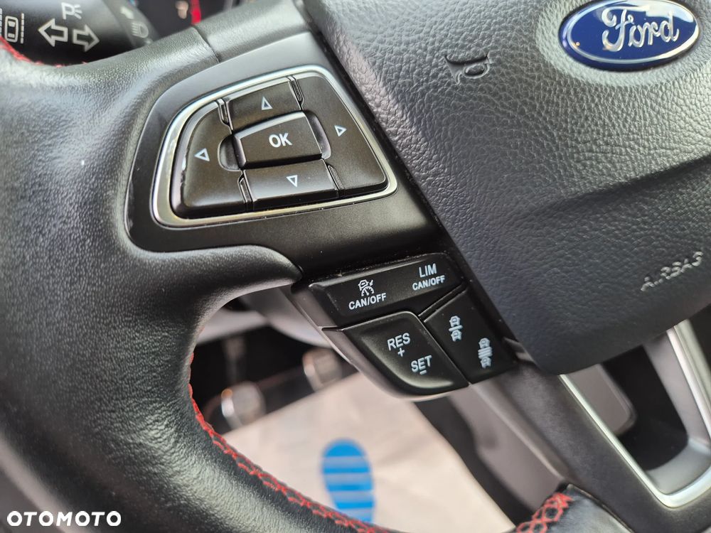 Ford Kuga 1.5 EcoBoost 2x4 ST-Line - 27