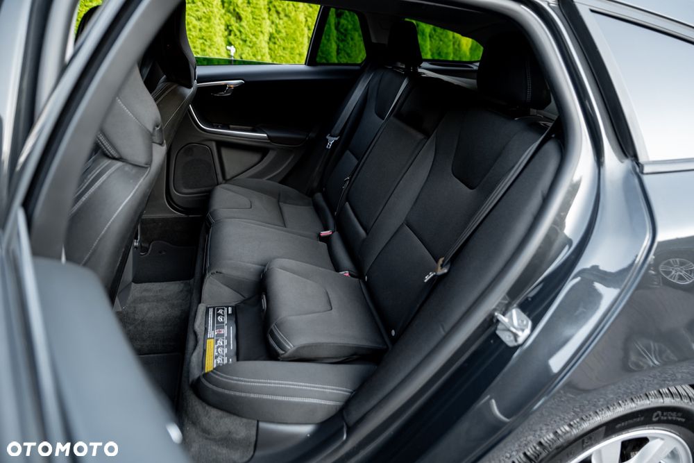 Volvo V60 D4 AWD Geartronic Momentum - 18