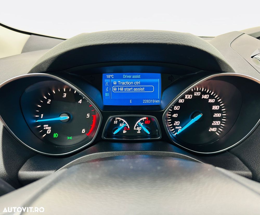 Ford Kuga - 40
