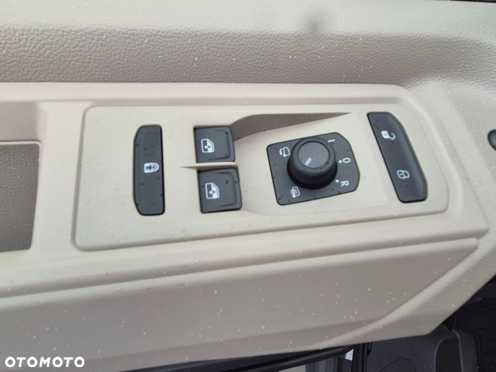 Volkswagen Multivan 2.0 TDI L2 Family DSG - 12