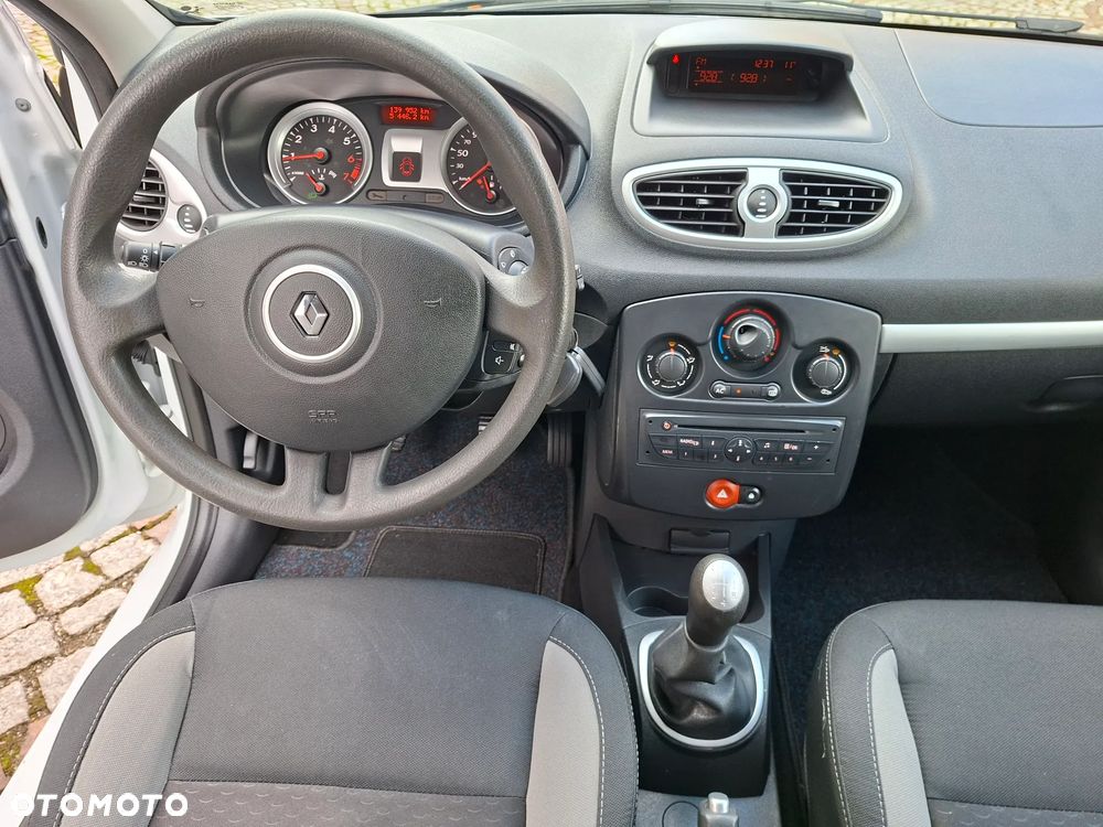 Renault Clio 1.2 16V 75 Collection - 21