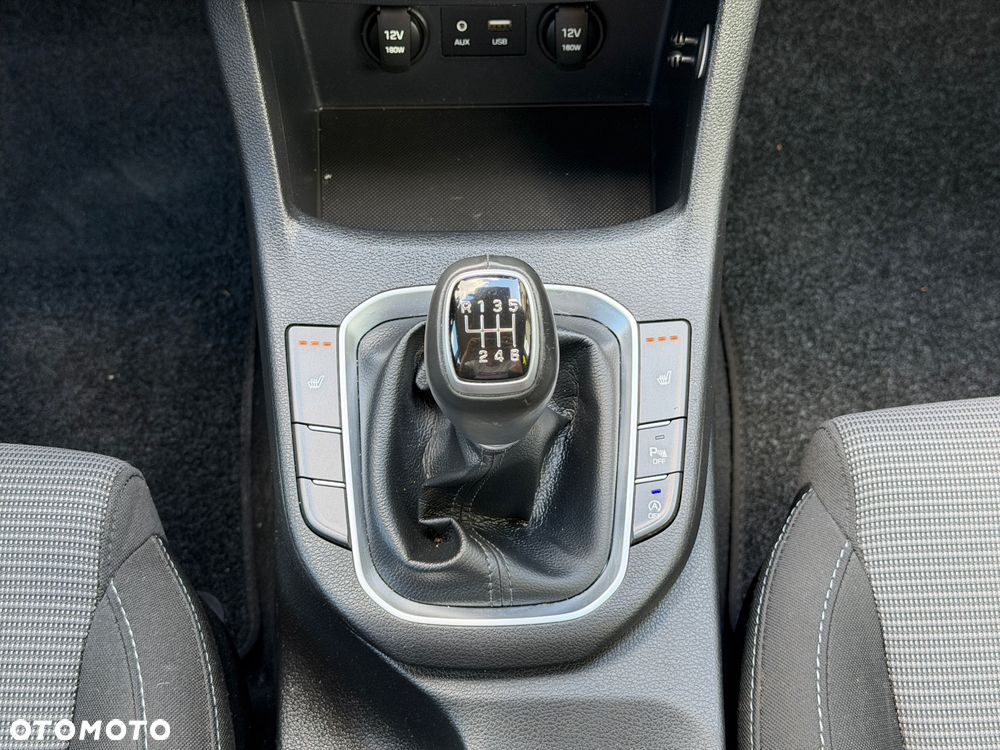 Hyundai i30 blue Kombi 1.4 Trend - 20
