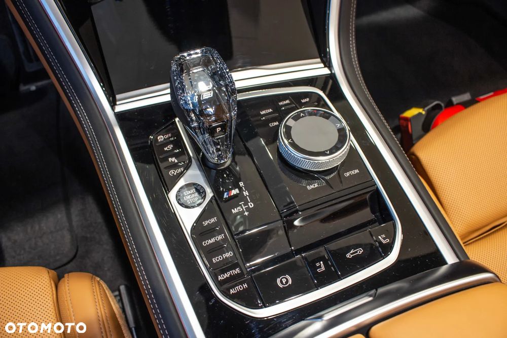 BMW Seria 8 - 7