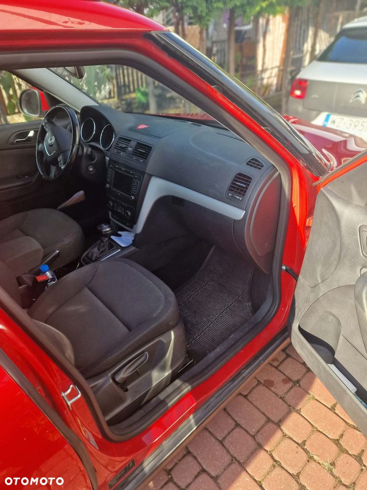 Skoda Yeti 2012 photo 2