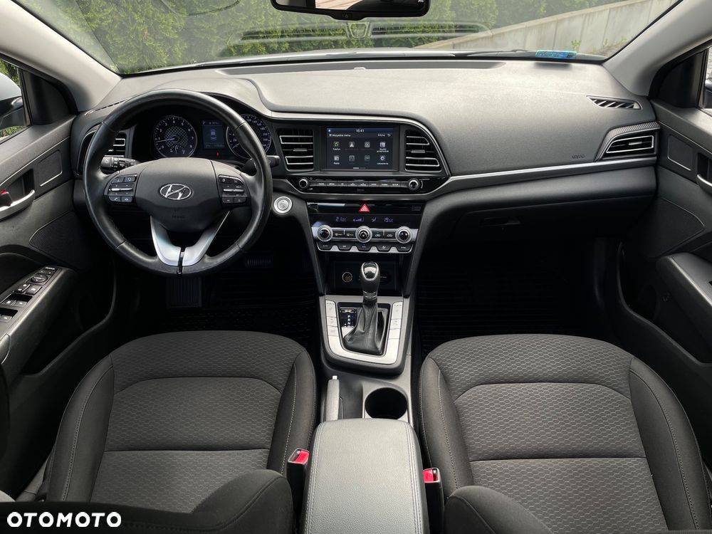 Hyundai Elantra 1.6 Style - 9
