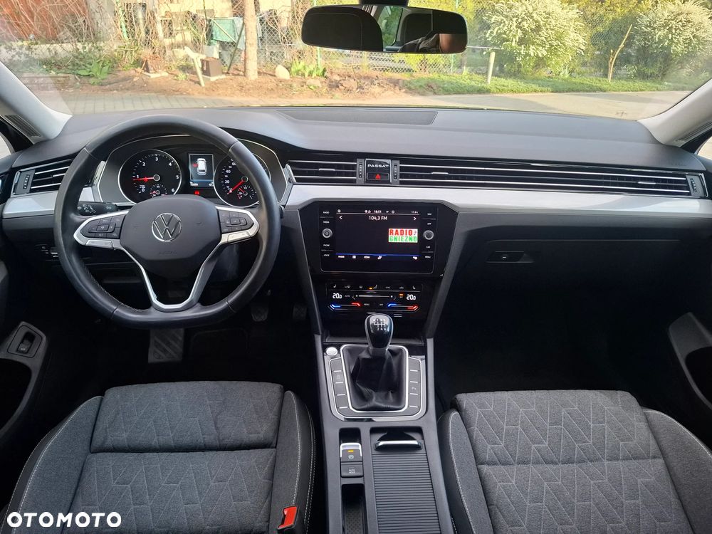 Volkswagen Passat 2.0 TDI SCR Elegance - 20