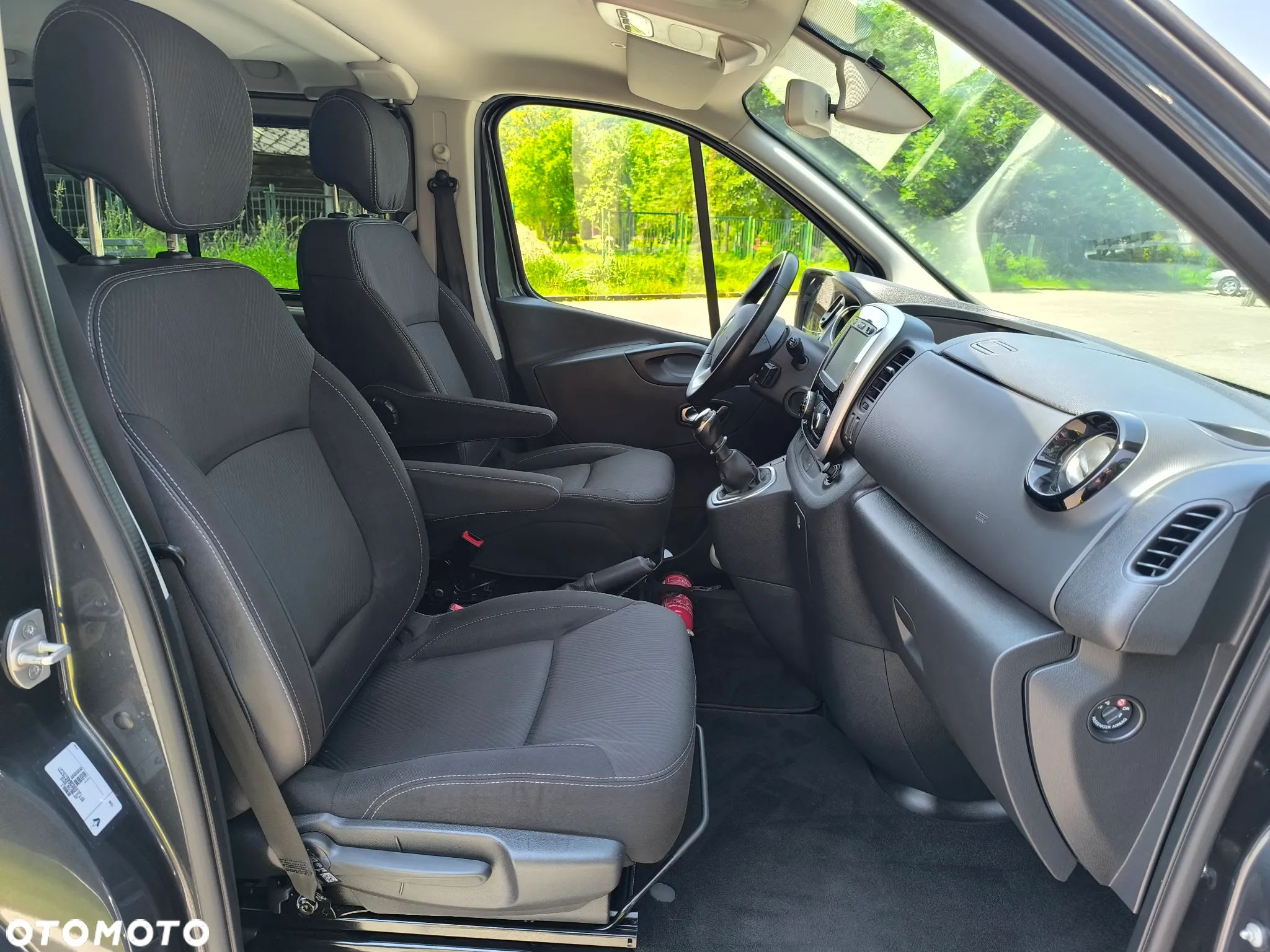 Renault Trafic Grand SpaceClass 2.0 dCi - 37