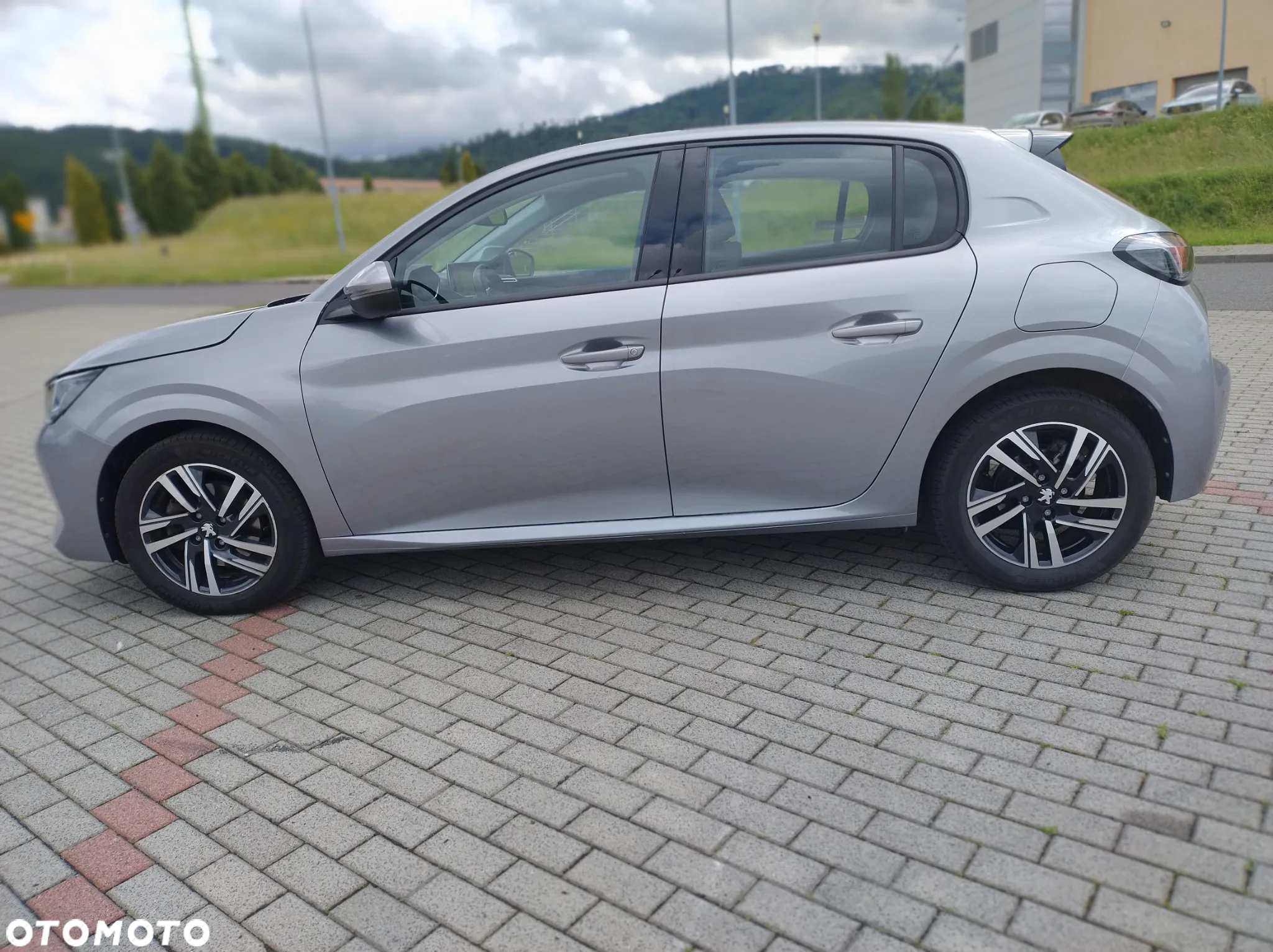 Peugeot 208 PureTech 100 Allure - 6