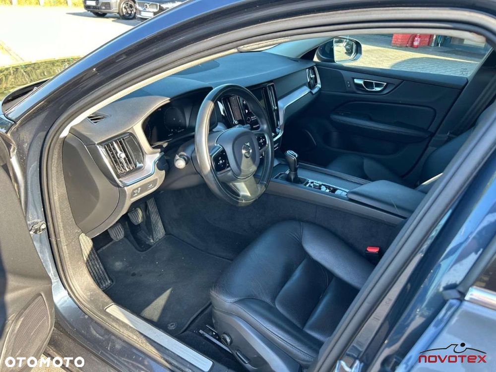 Volvo V60 D3 Drive-E Momentum - 10