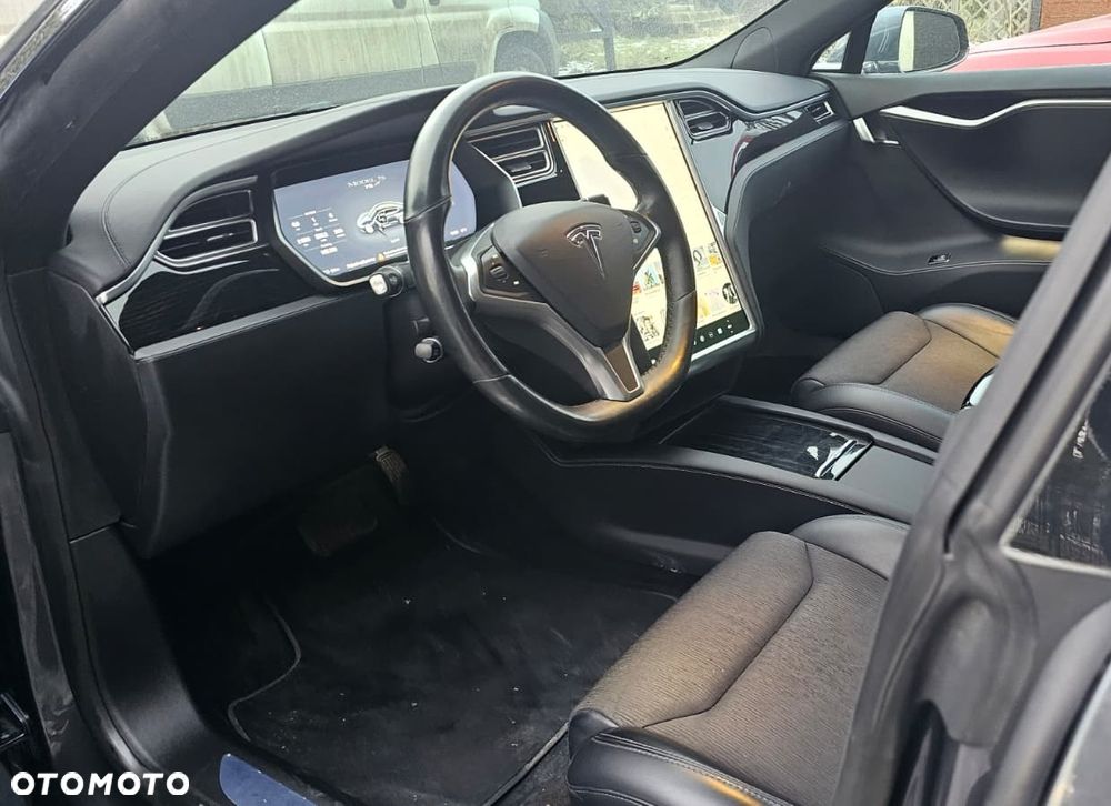 Tesla Model S - 2