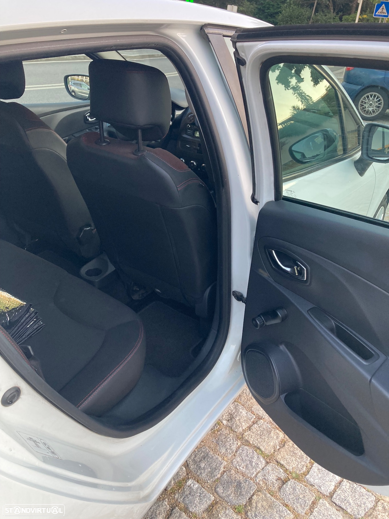 Renault Clio 1.5 dCi Confort - 9