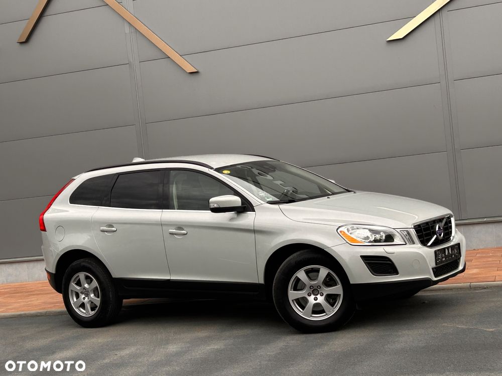 Volvo XC 60 D4 Geartronic Momentum - 9