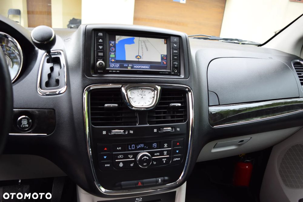 Lancia Voyager 2.8 Multijet 16v Platinum - 23