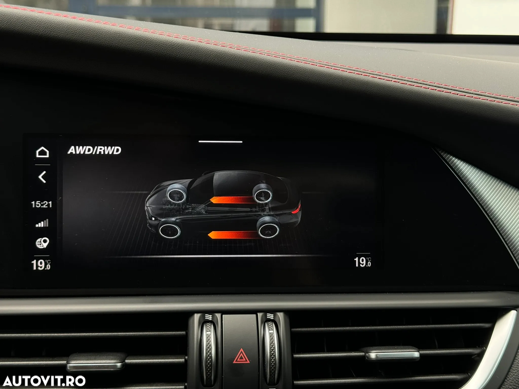 Alfa Romeo Giulia 2.0 Turbo 16V AT8-Q4 Competizione - 33