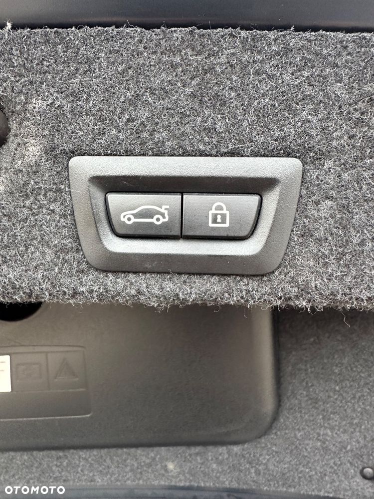 BMW Seria 5 530d Sport-Aut Modern Line - 34