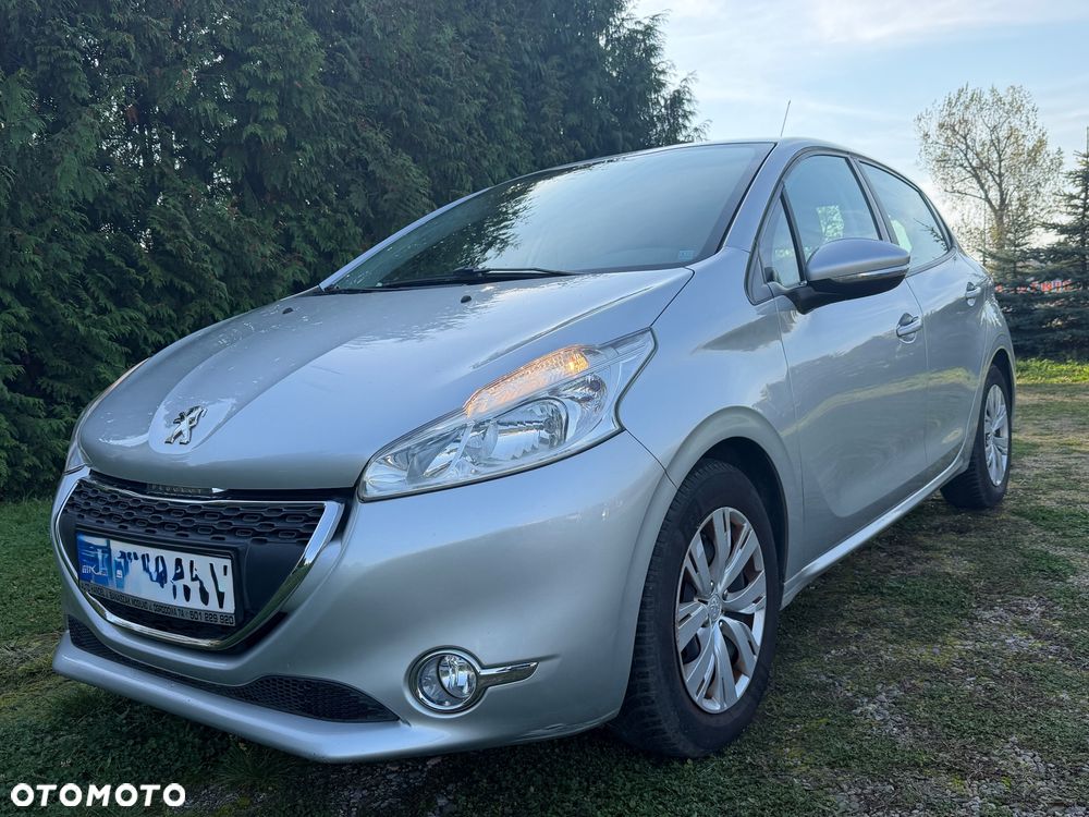 Peugeot 208 - 17