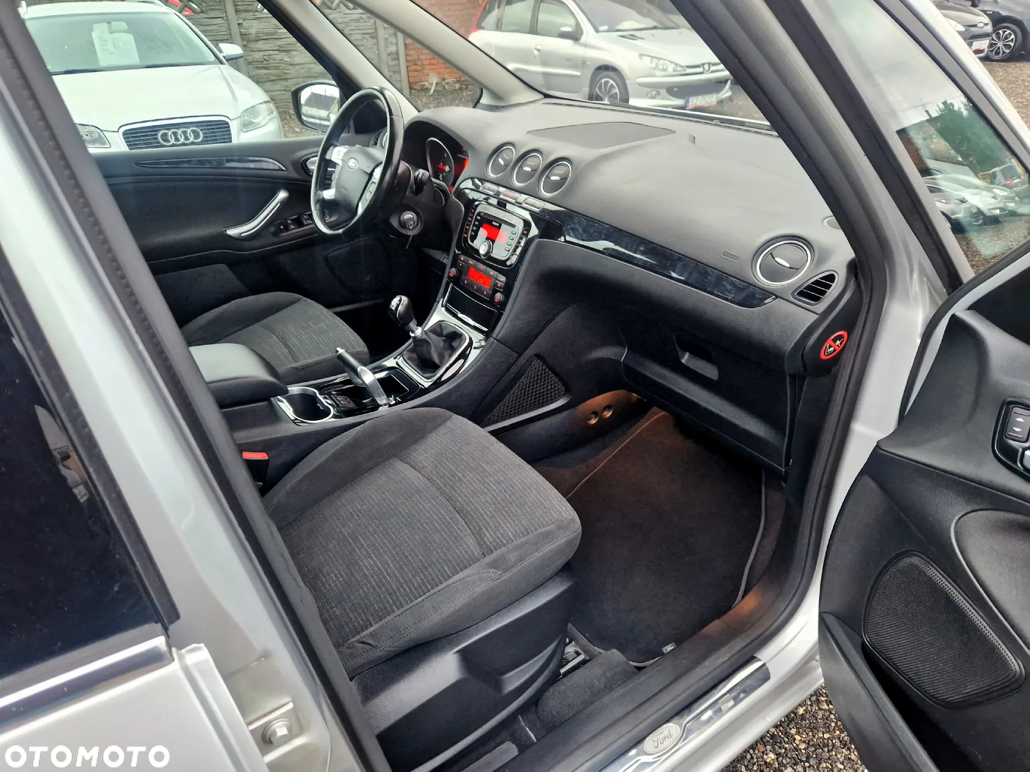 Ford Galaxy 2.0 TDCi Ghia - 16