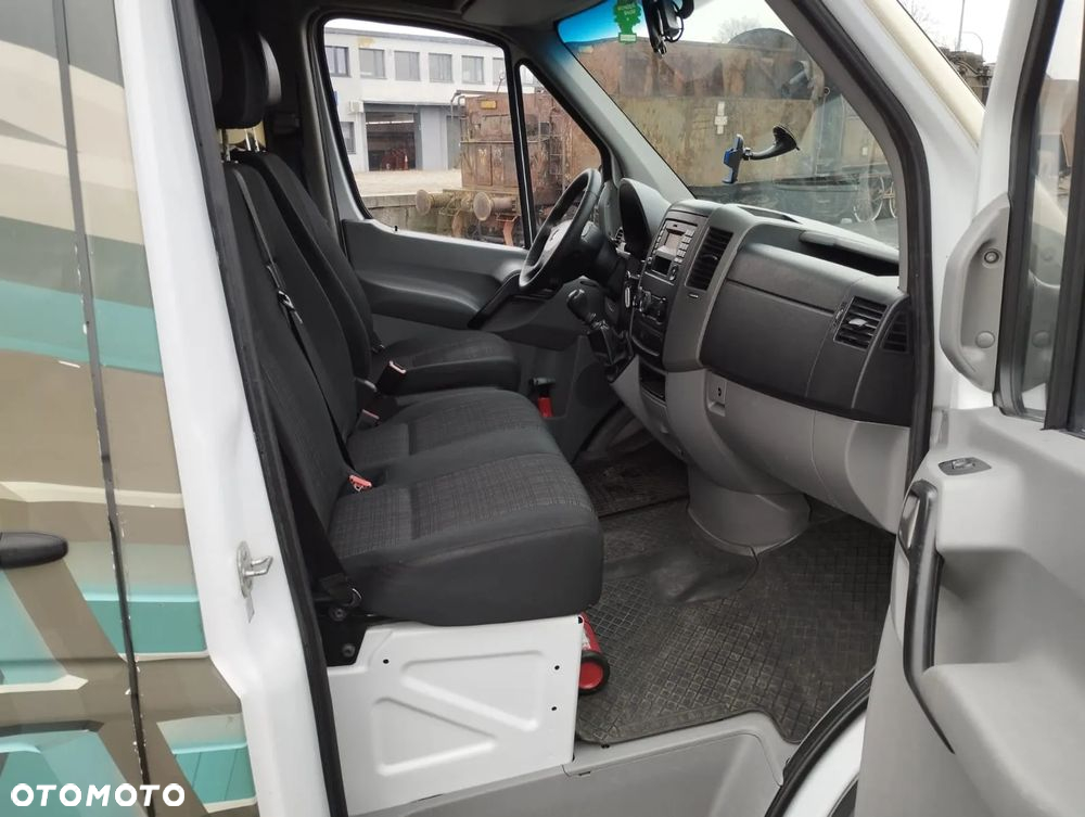 Mercedes-Benz Sprinter - 14
