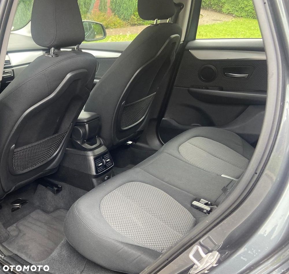 BMW Seria 2 218i - 10