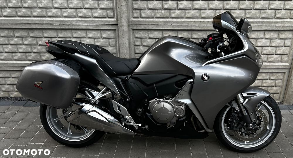 Honda VFR - 7