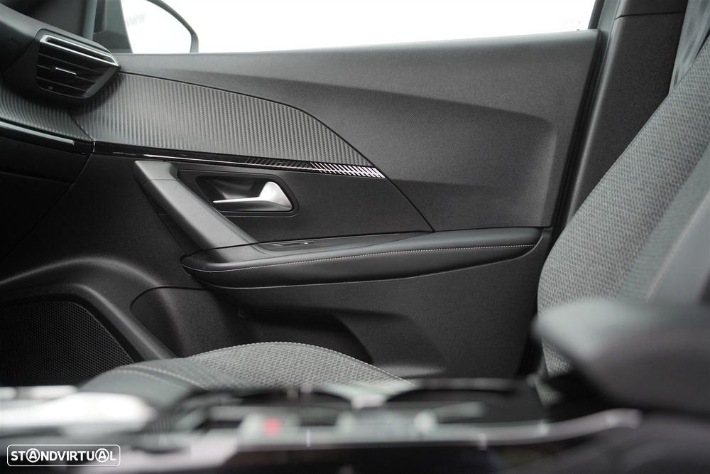 Peugeot e-2008 54 kWh Allure - 31