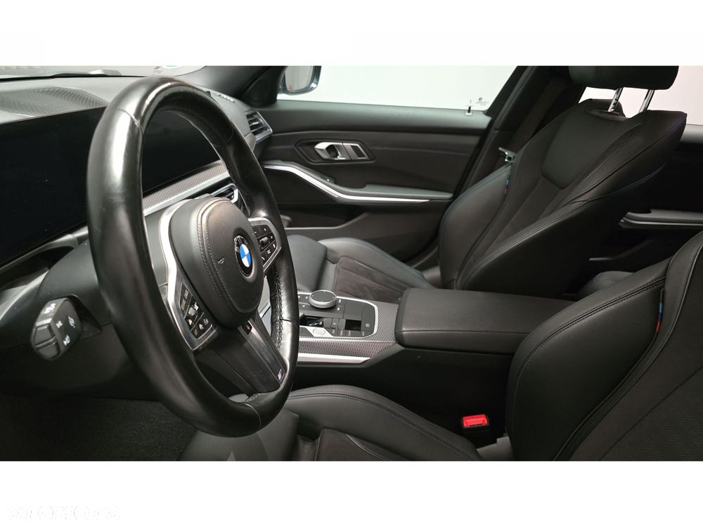 BMW Seria 3 320d xDrive mHEV M Sport - 29