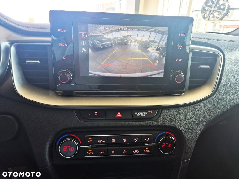 Kia XCeed 1.5 T-GDI M - 13