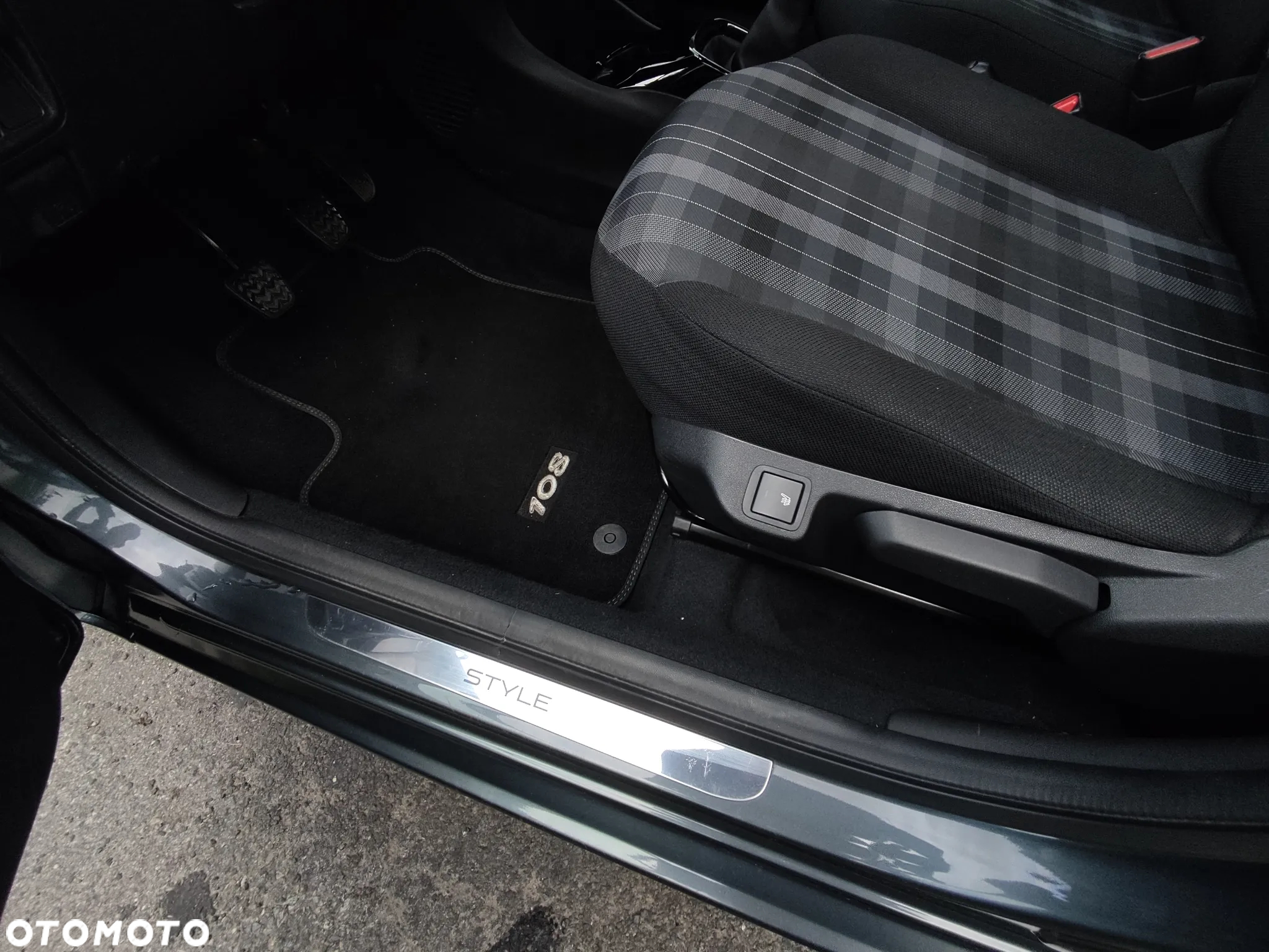 Peugeot 108 VTI 68 Top Style - 26