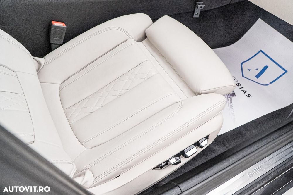 BMW Seria 5 520i Aut. Luxury Line - 39