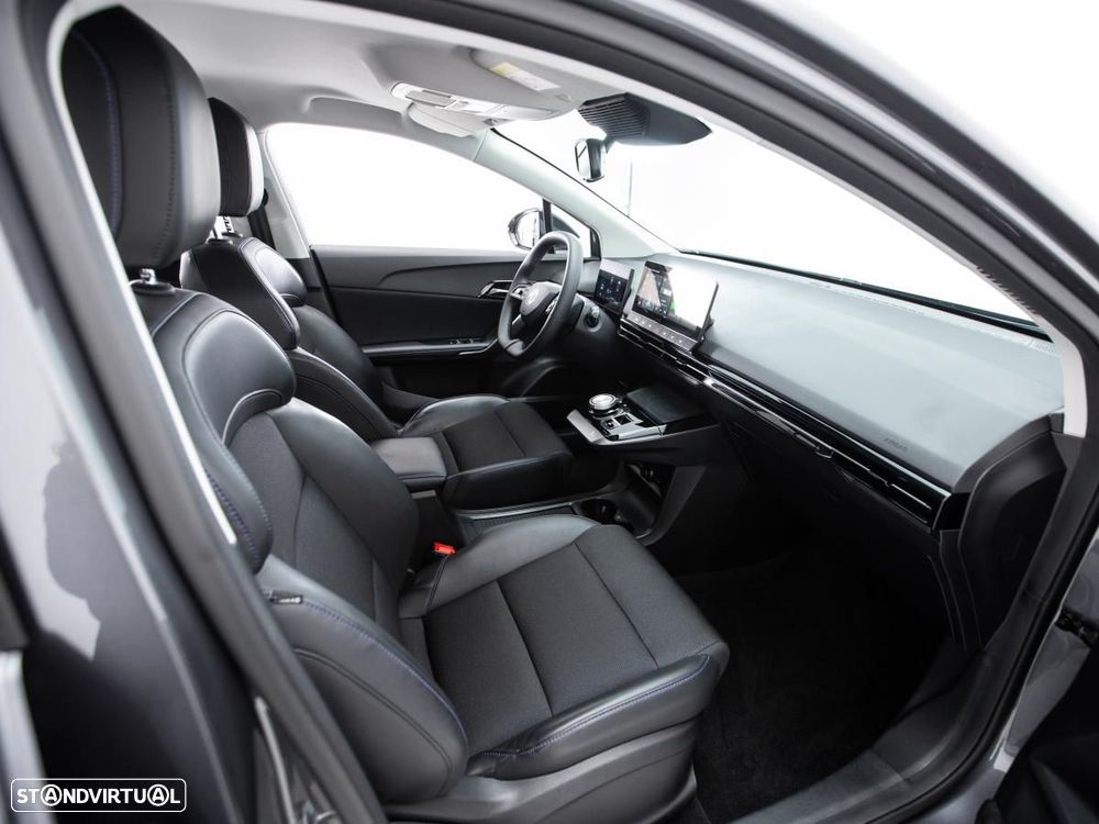 MG MG4 64 kWh Luxury - 10