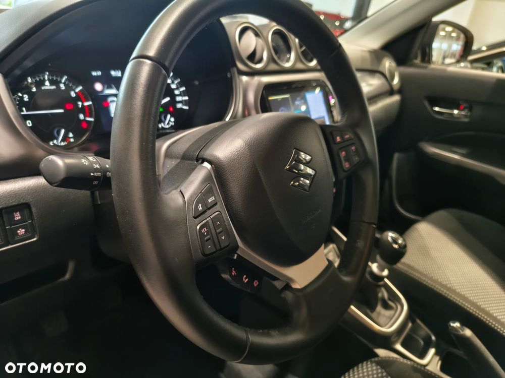 Suzuki Vitara 1.4 Boosterjet mHEV Premium Plus 2WD - 11
