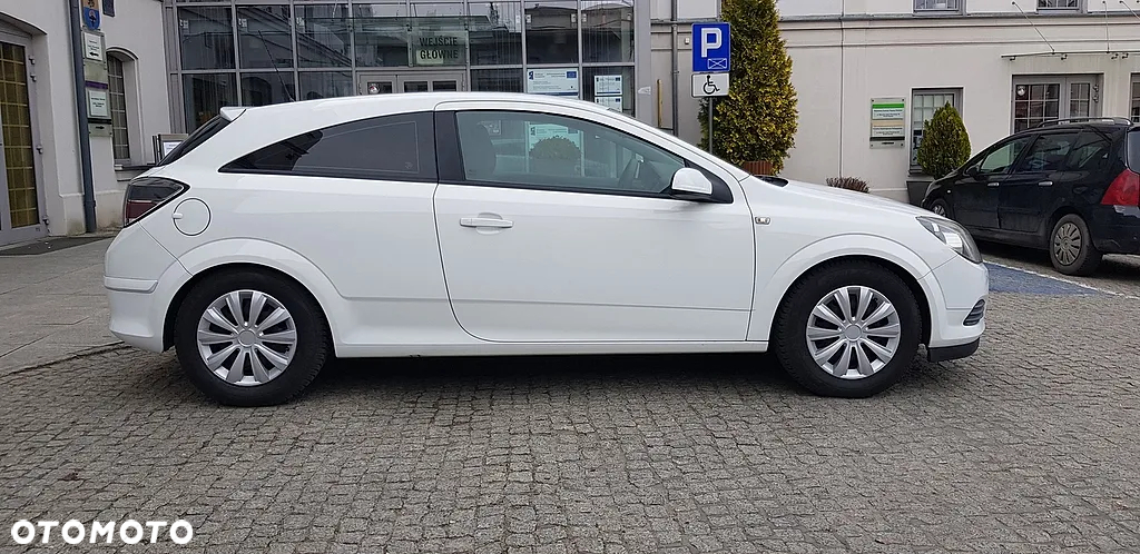 Opel Astra GTC 1.4 - 4