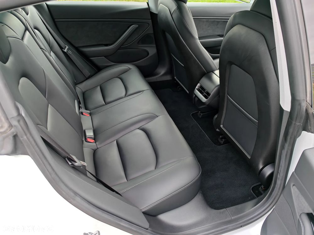 Tesla Model 3 - 34