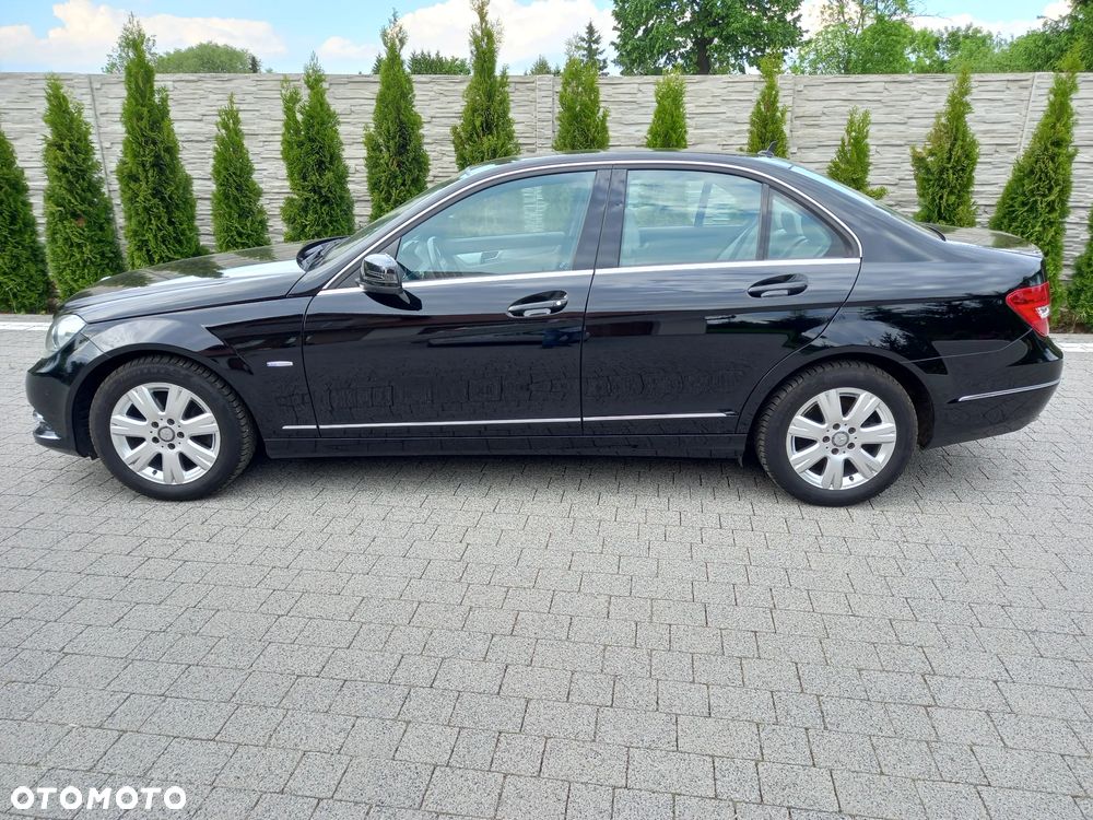 Mercedes-Benz Klasa C 200 CGI BlueEFFICIENCY Avantgarde - 6