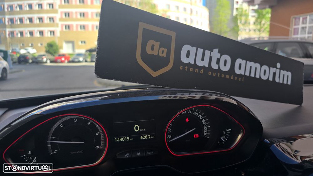 Peugeot 2008 1.6 BlueHDi GT Line - 30