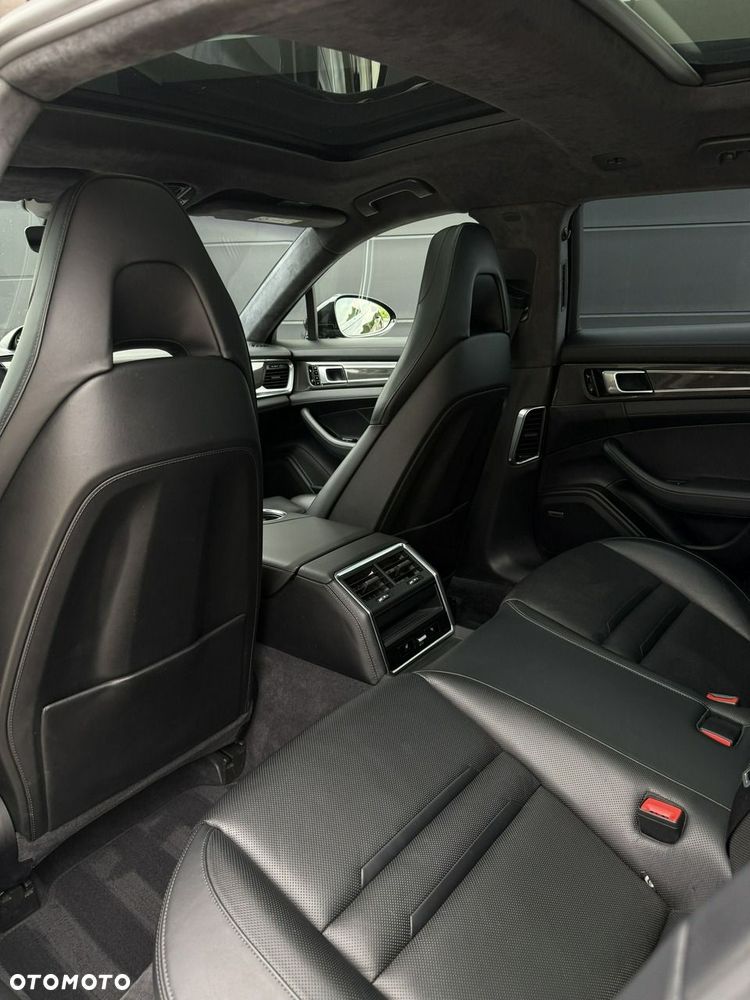 Porsche Panamera Turbo - 26