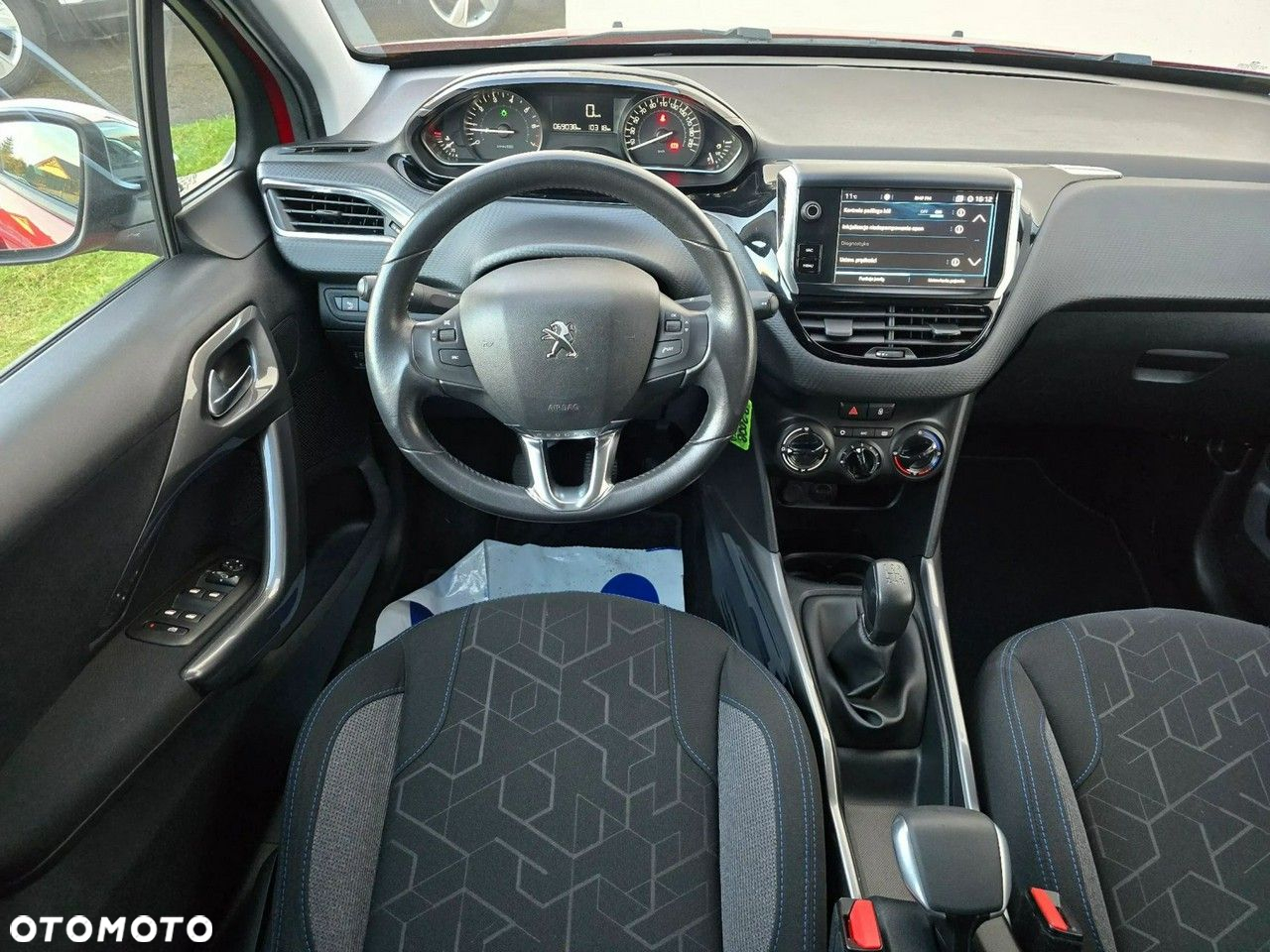 Peugeot 2008 1.2 Pure Tech Style - 18