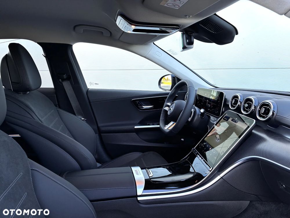 Mercedes-Benz C-Class 2026 photo 5