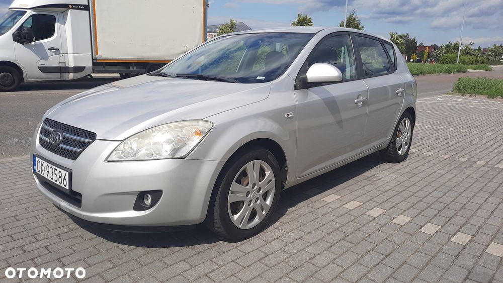 Kia Ceed - 1