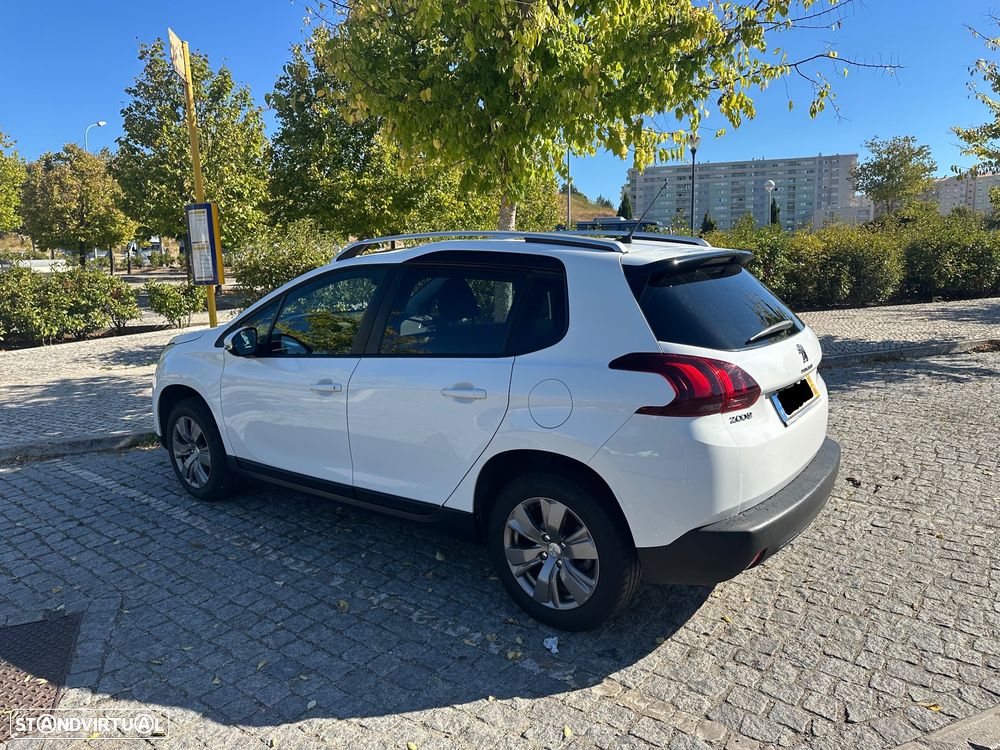 Peugeot 2008 1.2 PureTech Allure - 3