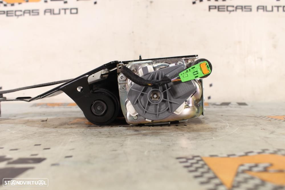 Cinto Frontal Direito Mercedes-Benz C-Class (W204)  A2048604686 / 6178 - 4