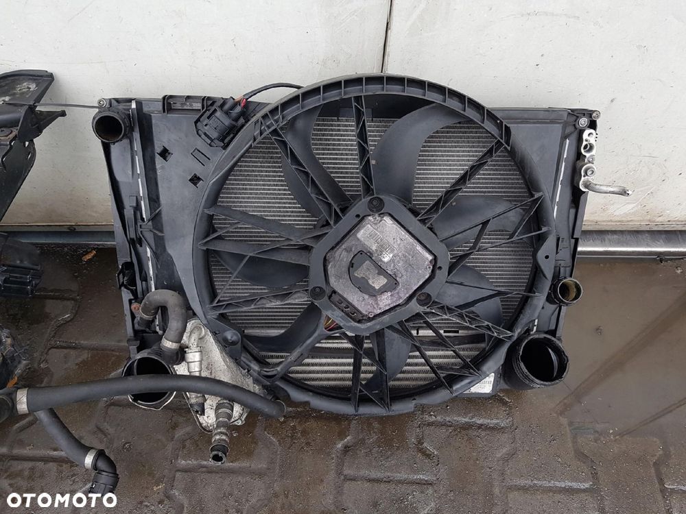 BMW 3 E92 E93 3.0 D PAS PRZEDNI CHŁODNICE WENTYLATOR AUTOMAT - 8