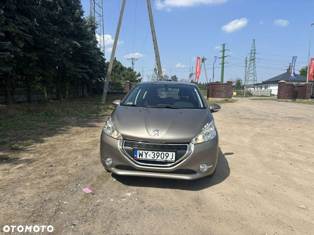 Peugeot 208 - 3